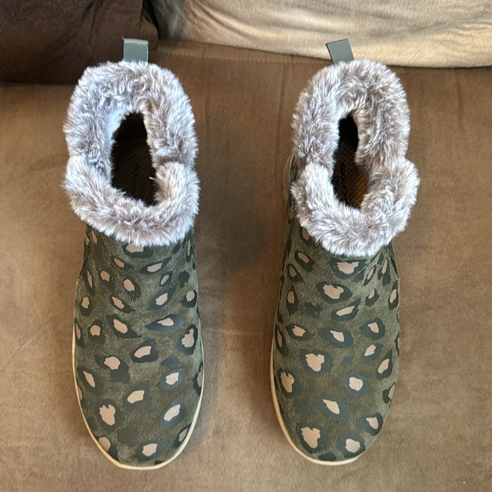 Sketcher Booties - Picture 3 of 9